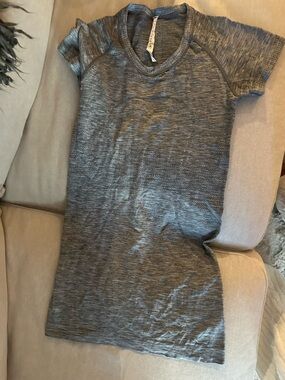 lululemon athletica Short Sleeve Athletic Tee - Heather Gray